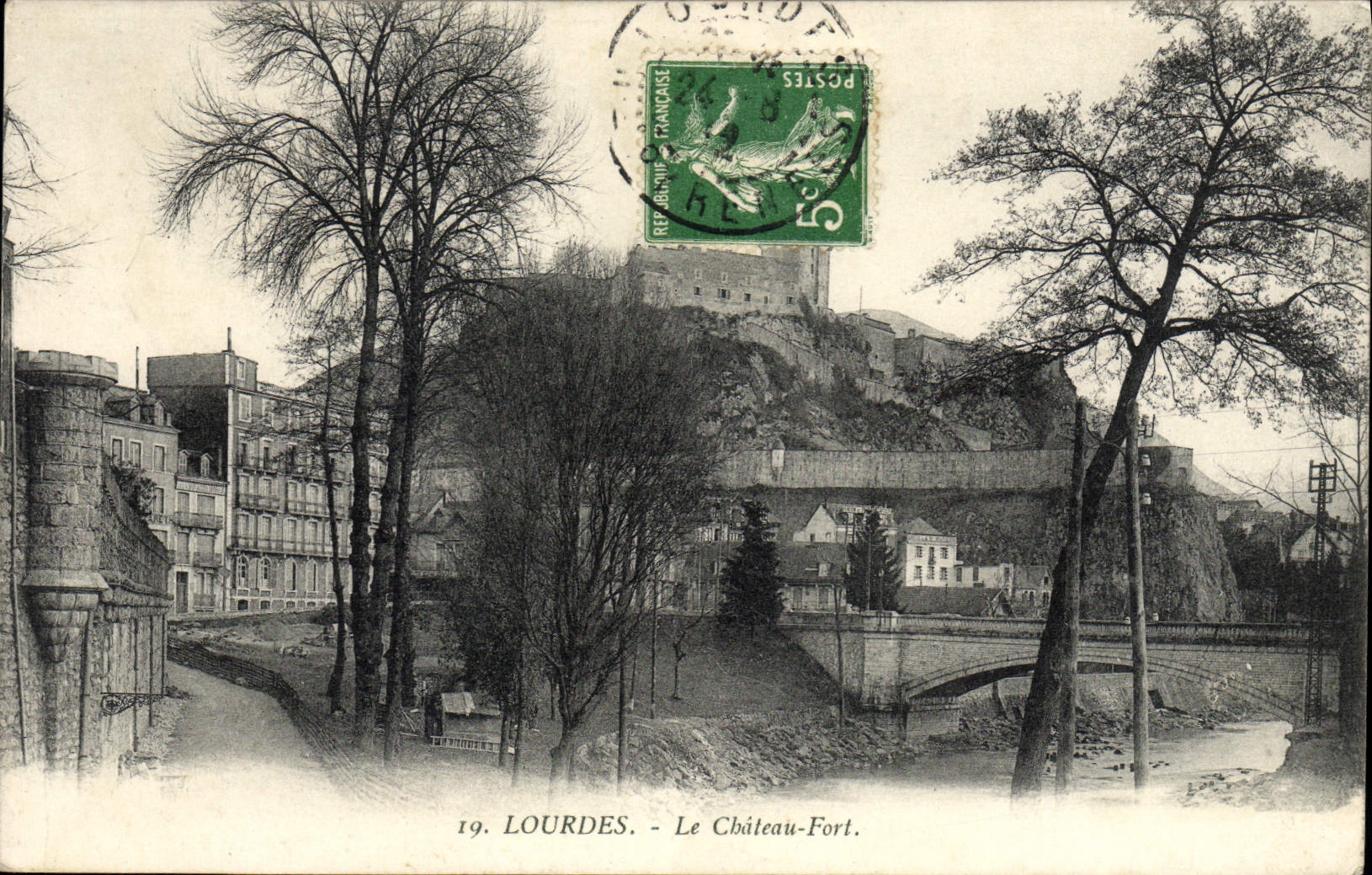 CPA Lourdes Le Chateau Fort