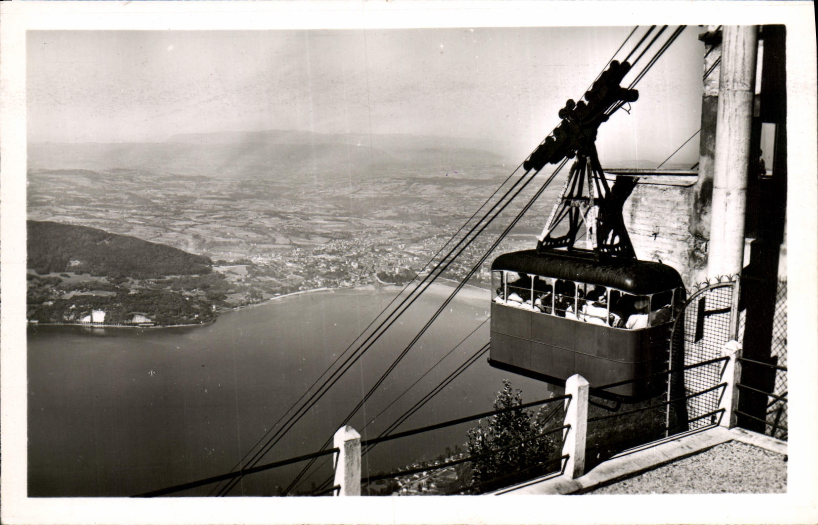 Lac d'Annecy — Téléphérique du Veyrier — Éditions GIL, Annecy