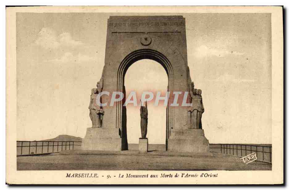 CPA Marseille Monument aux Morts de l'armee d'Orient 