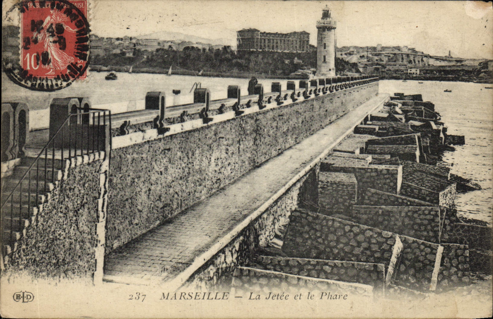 Marseille — La Jetée et le Phare — E. Le Dole, n°237