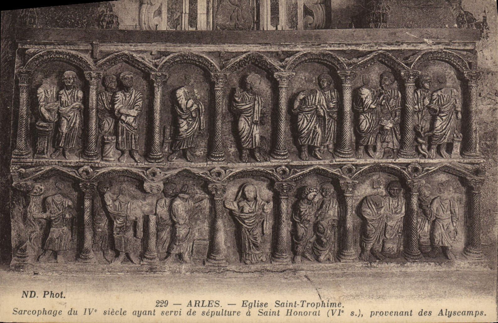 CPA Arles Eglise Saint Trophime Sarcophage 