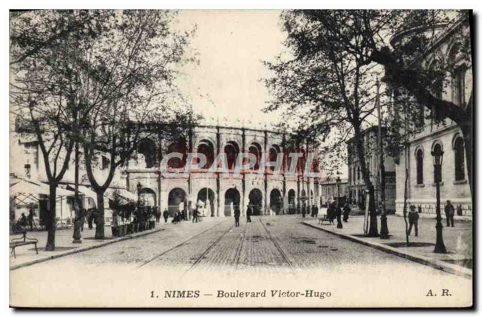 Nîmes — Boulevard Victor-Hugo — A. R.