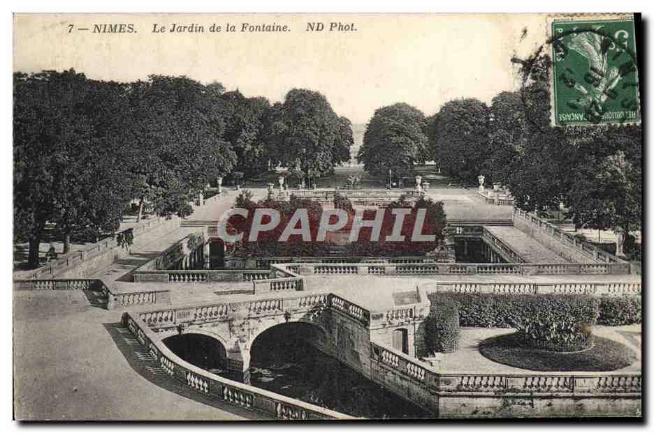 CPA Nimes Le Jardin De La Fontaine