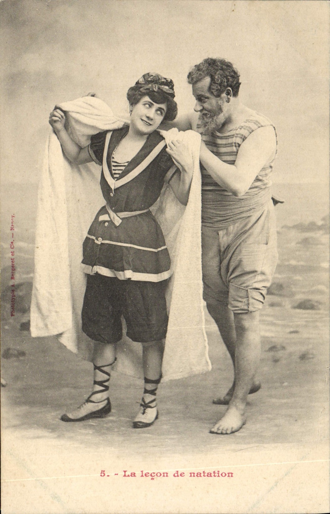 La leçon de natation — scène de plage — Phototypie A. Burgaret et Cie — Nancy, n°5