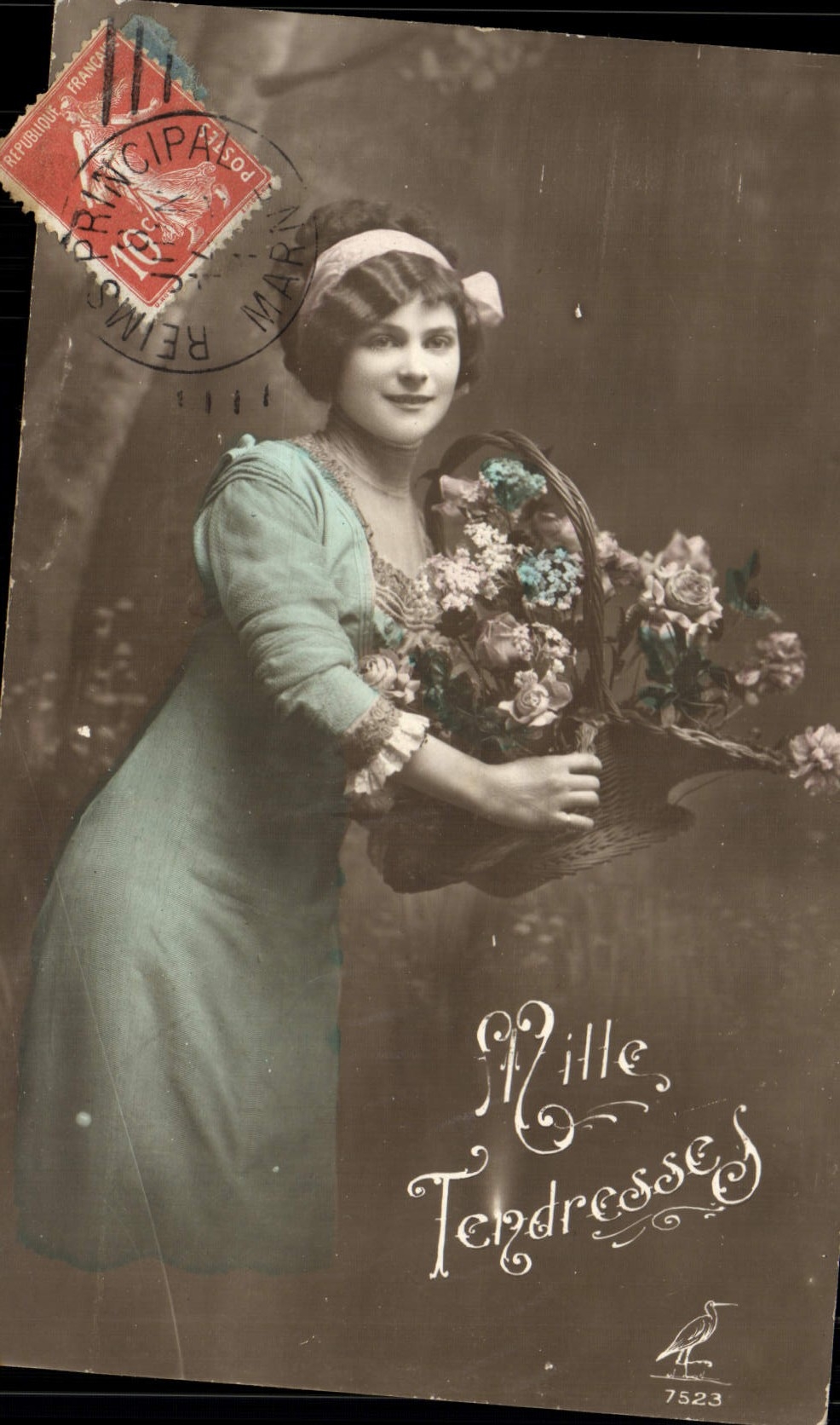 Mlle Tendressée — Portrait de jeune femme tenant un panier de fleurs — éditeur Reims, n° 7523
