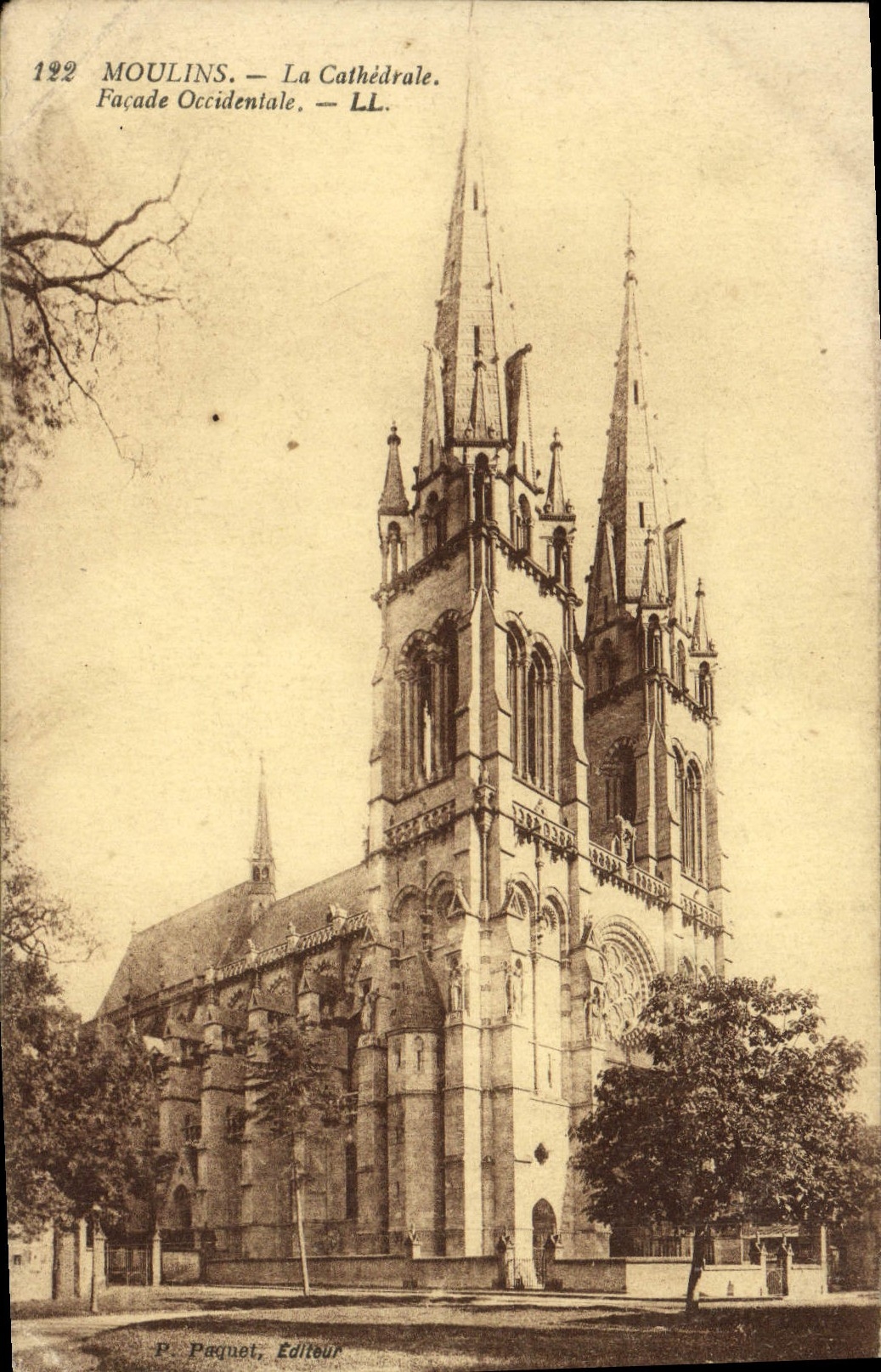 CPA Moulins La cathedrale Facade occidentale