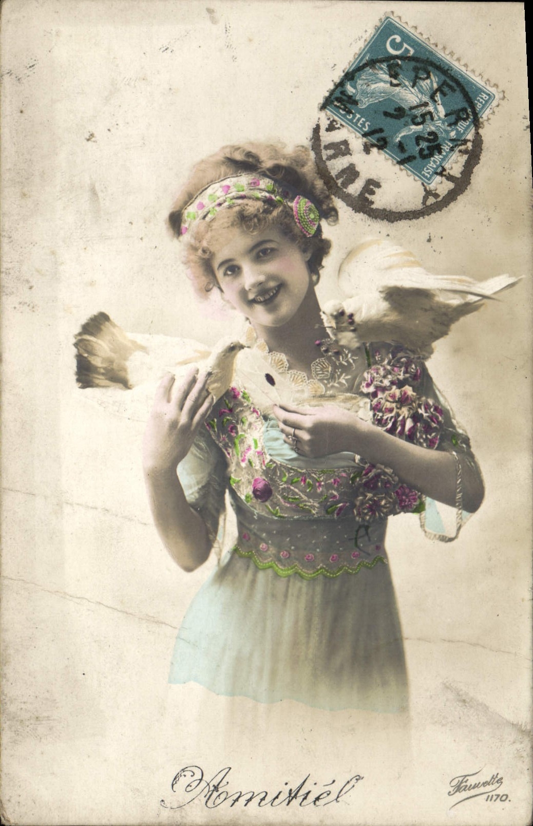 CPA Fantaisie Femme Colombe