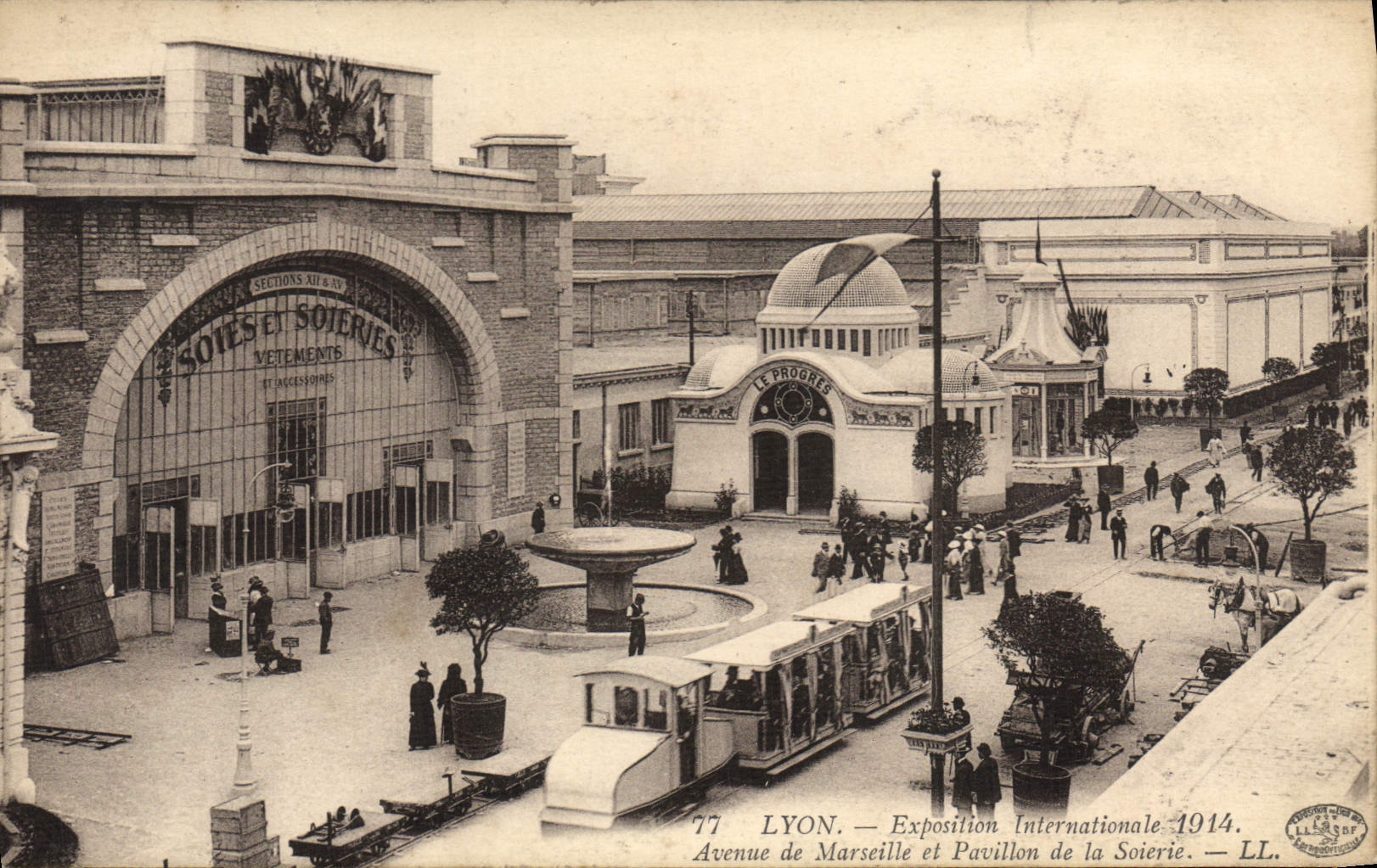 CPA Lyon Exposition Internationale 1914 Avenue de Marseille et pavillon de la Soierie 