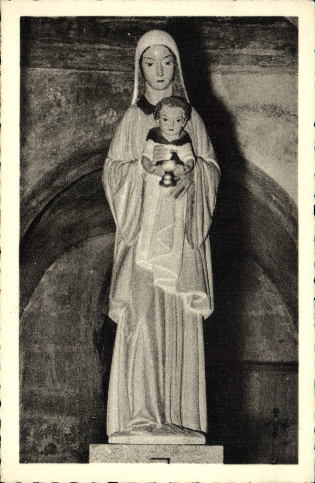 CPA Eglise St Austremoine d'Issoire Vierge de Charlier