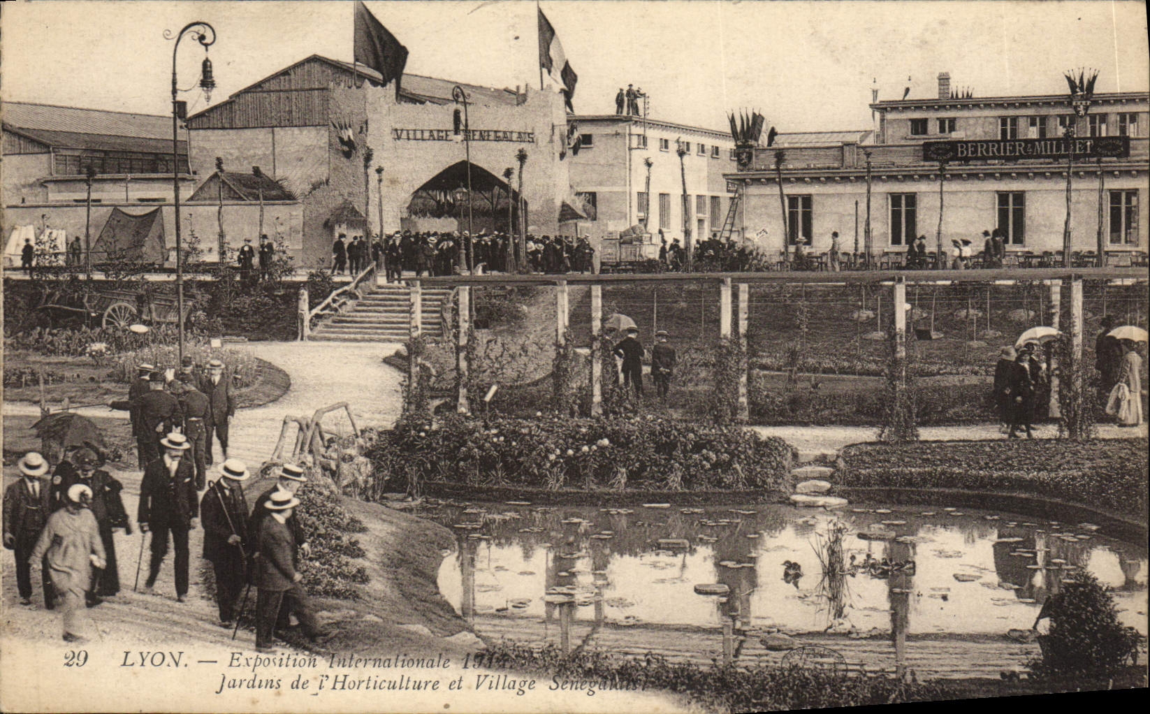 LYON — Internationale Ausstellung 1912 — Gärten der Landwirtschaft und senegalesischer Dorfstandort