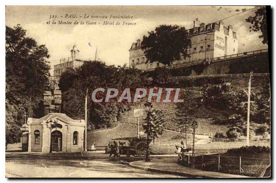 Pau - Le nouveau funiculaire et la Montée de la Gare - Hôtel de France
