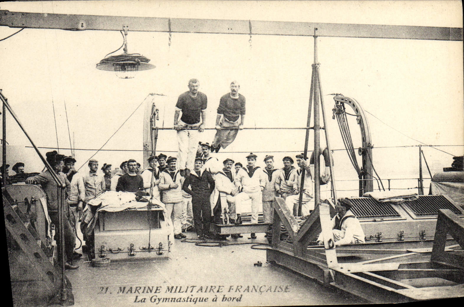 CPA Bateau Guerre Marine Militaire La gymnastique a bord 