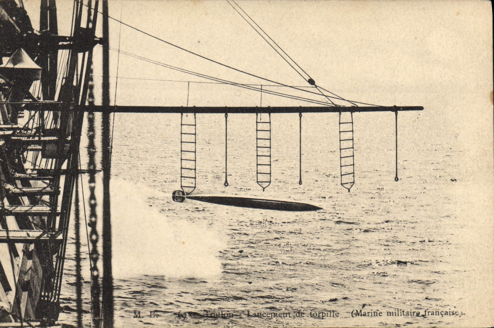 Lancement de torpille — Marine militaire française — M. B. 62 Toulon