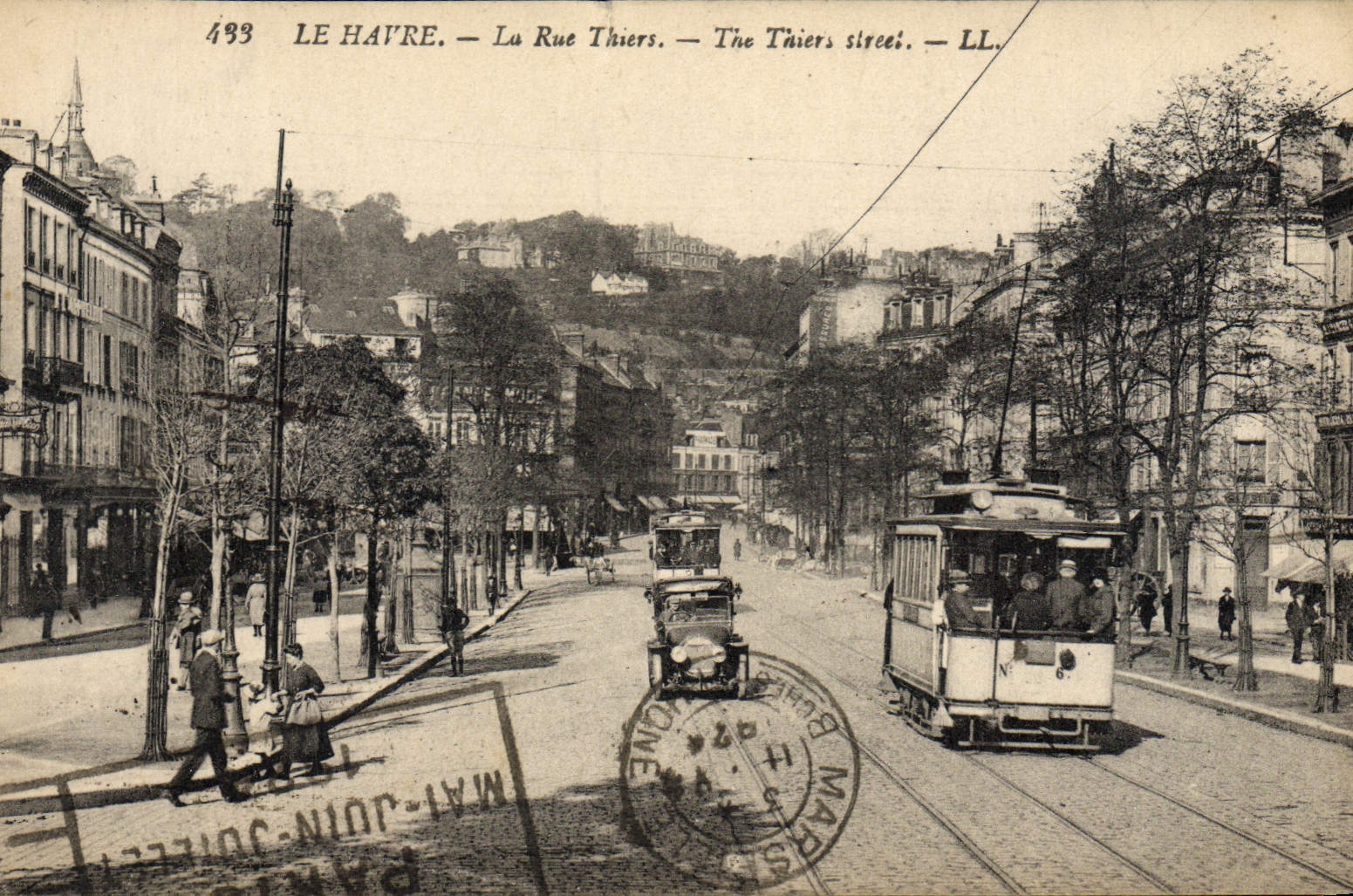 CPA Tramway Train le Havre la rue Thiers 