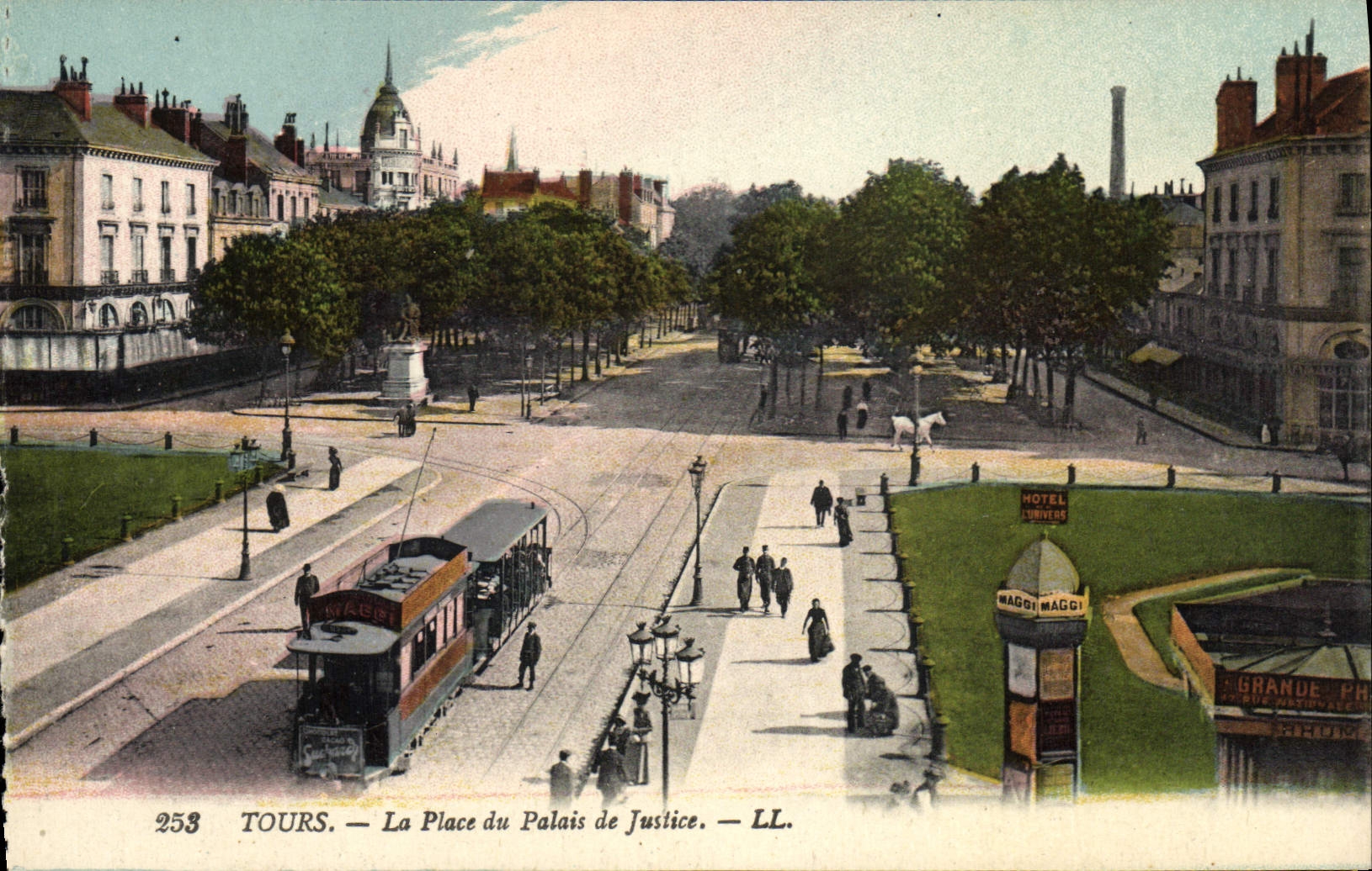 CPA Tramway Train Tours La place du palais de justice 