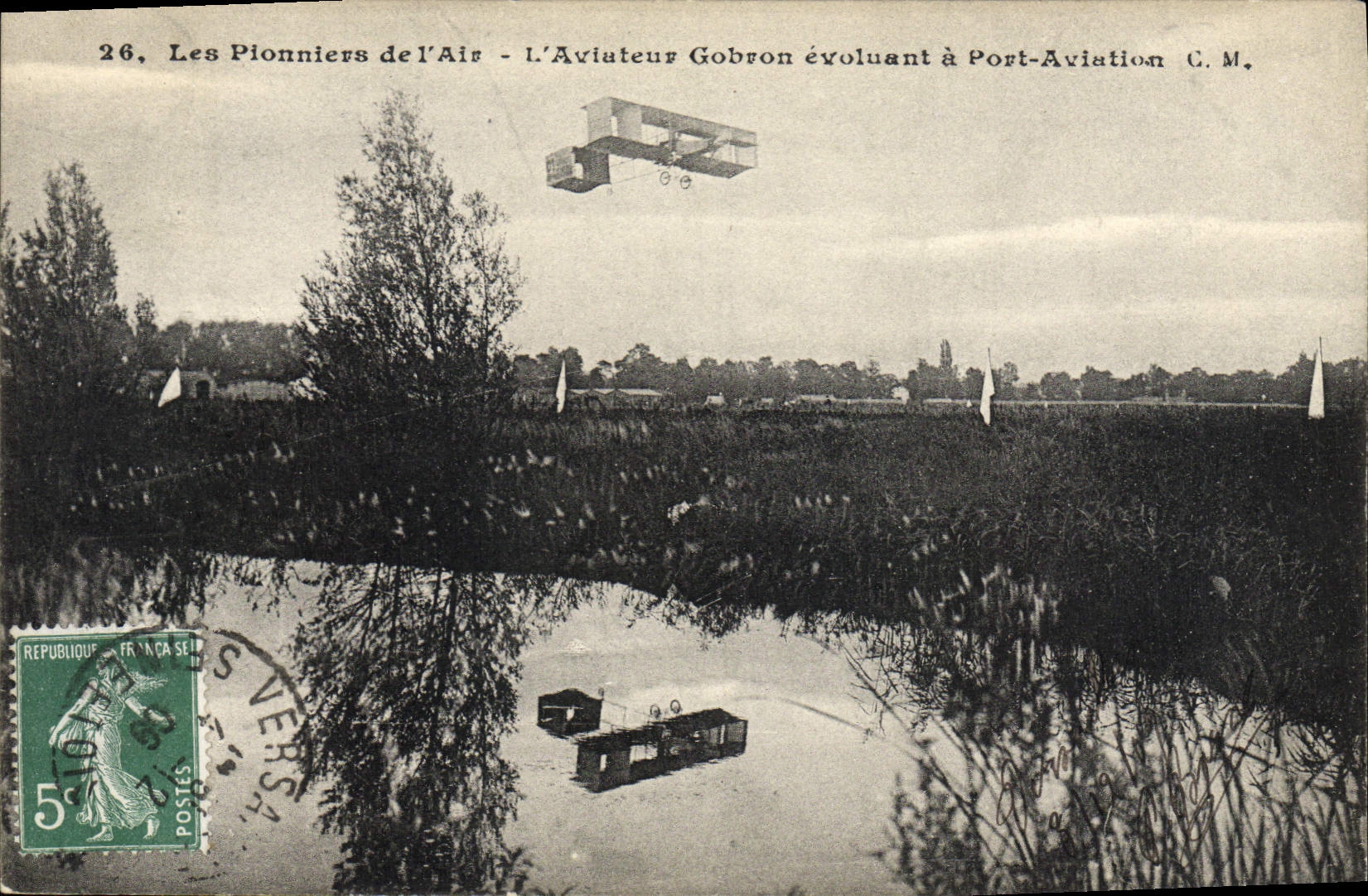 CPA Avion Aviation l'aviateur Gobron evoluant a Port Aviation