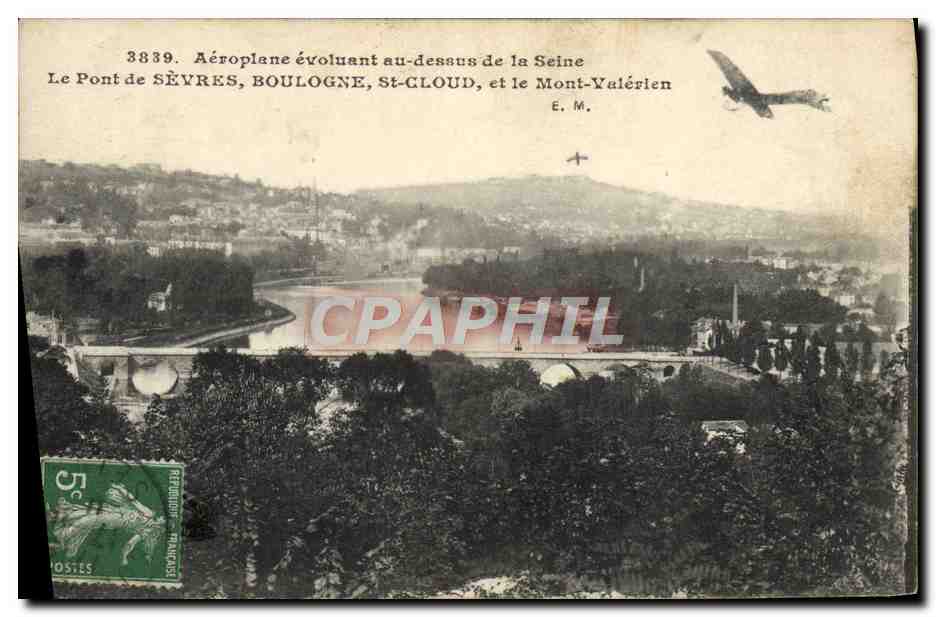 CPA Avion Aviation Aeroplane evoluant au dessus de la Seine le pont de Sevres Boulogne St Cloud et le Mont Valerien