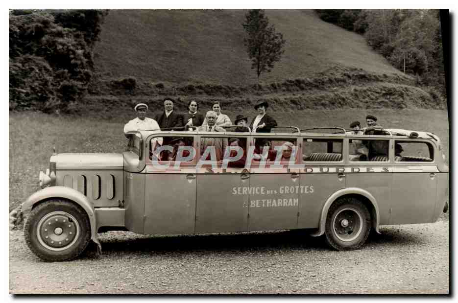 Service des Grottes à Bétharram — Bus touristique avec passagers — Éditeur inconnu
