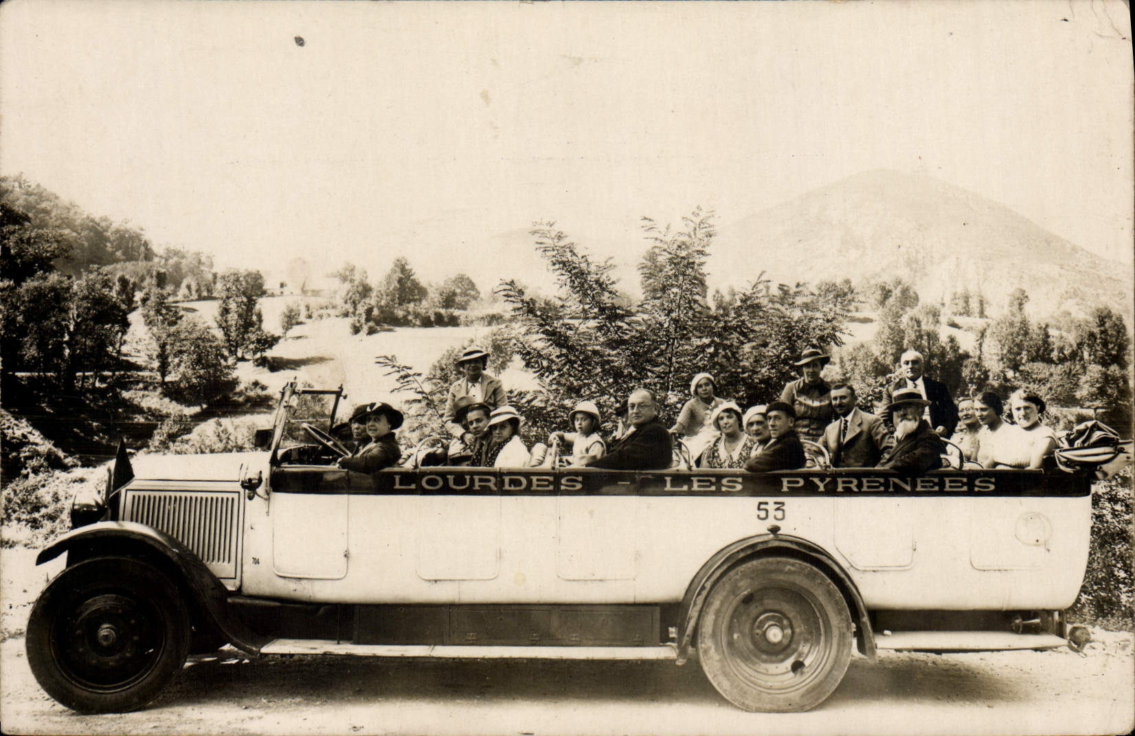 Lourdes - Les Pyrénées — Tourisme en voiture — n°53