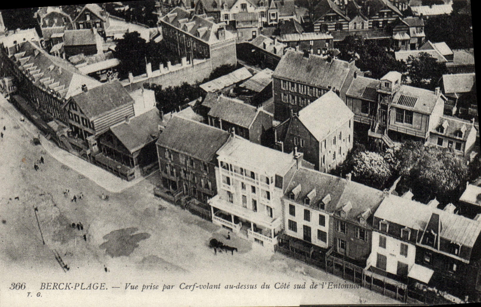 CPA Aviation Avion Berck plage Vue prise par cerf volant au dessus du cote sud de l'entonnoir 