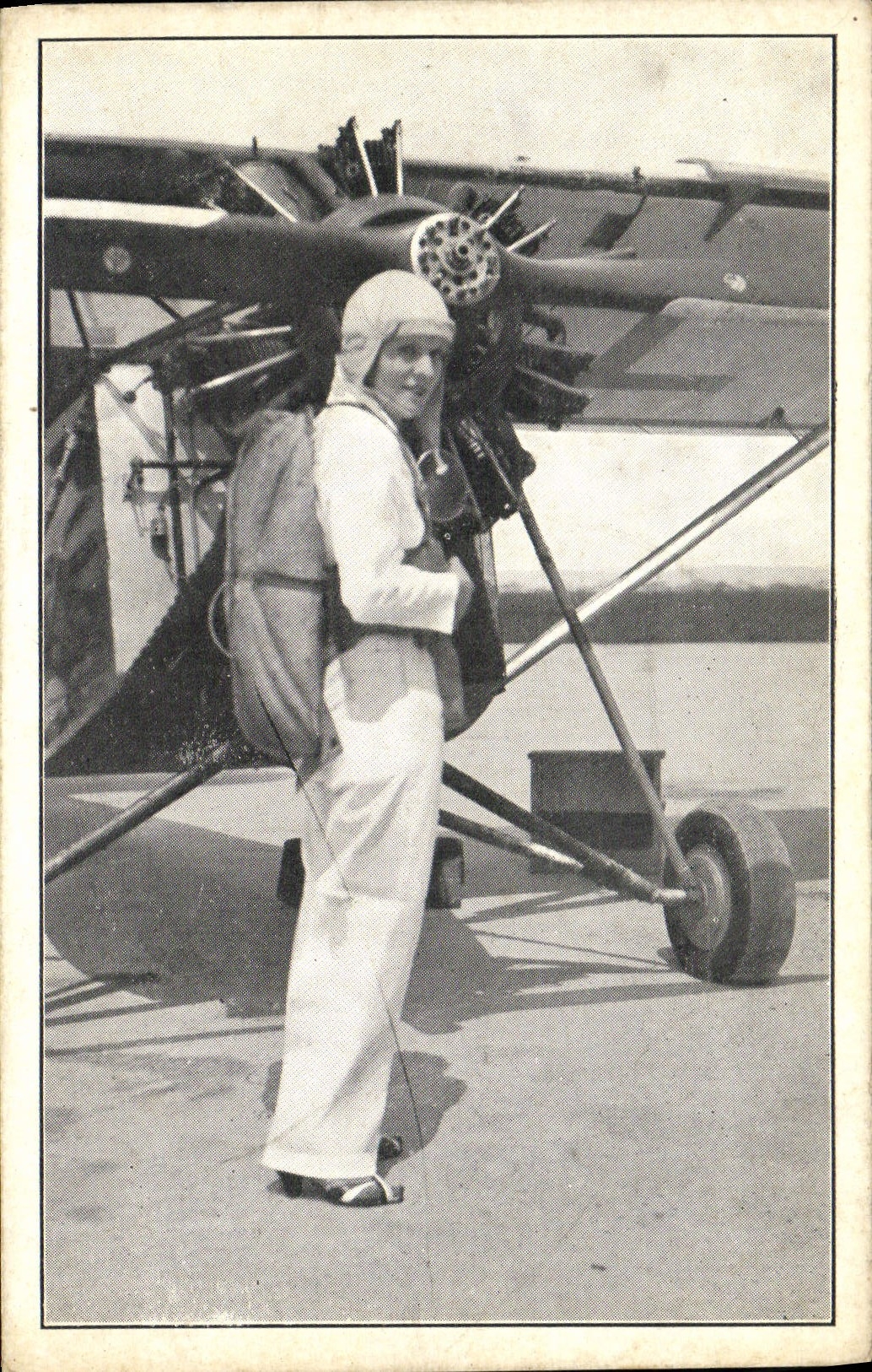 CPA Aviation Avion Mlle Malou d'Eresem Parachutiste
