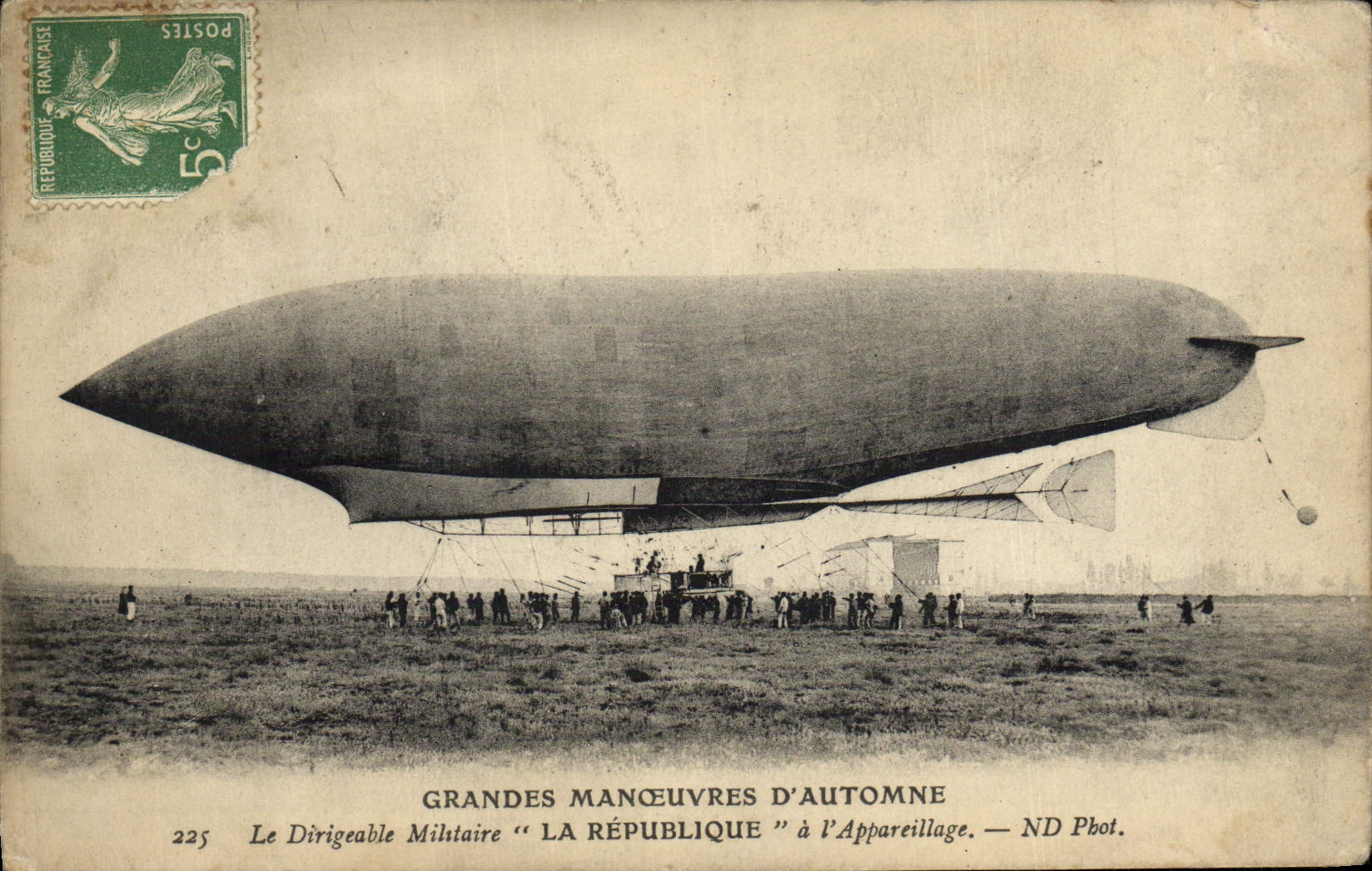 CPA Aviation Dirigeable Zeppelin Grandes manoeuvres d'automne Dirigeable militaire La Republique a l'appareillage 