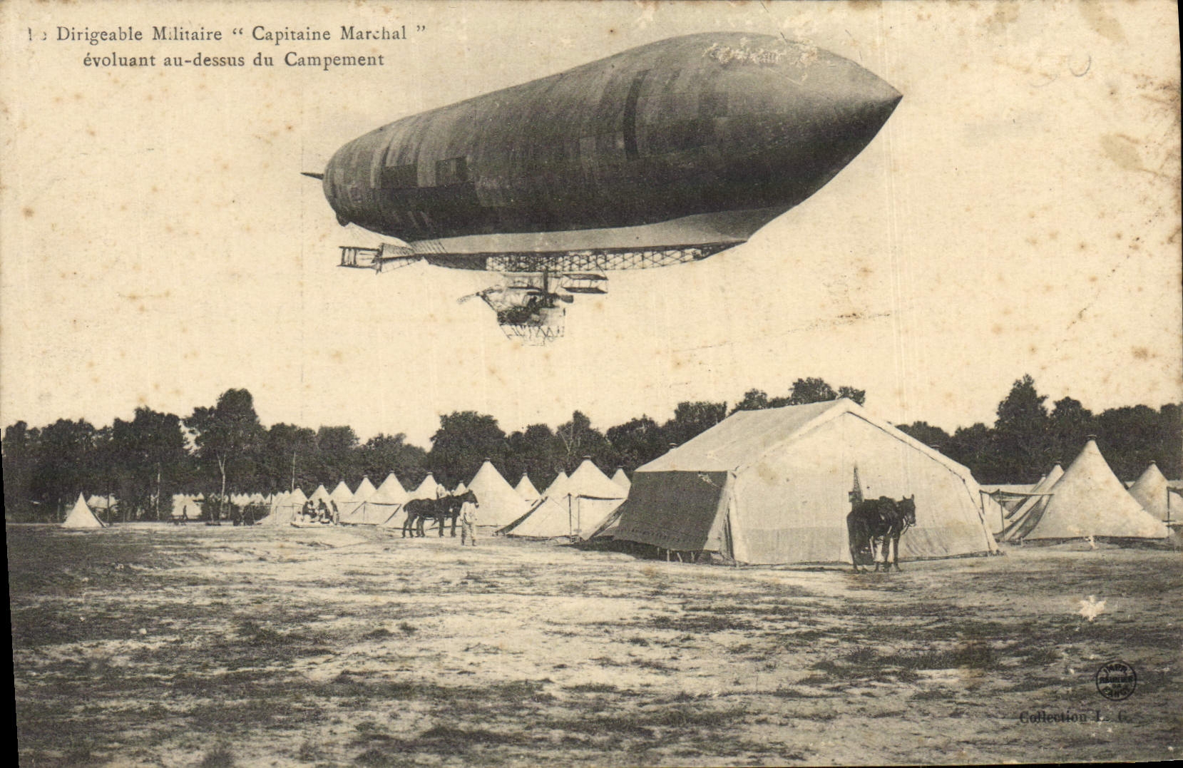 CPA Aviation Dirigeable militaire Capitaine Marchal evoluant au dessus du campement Zeppelin 