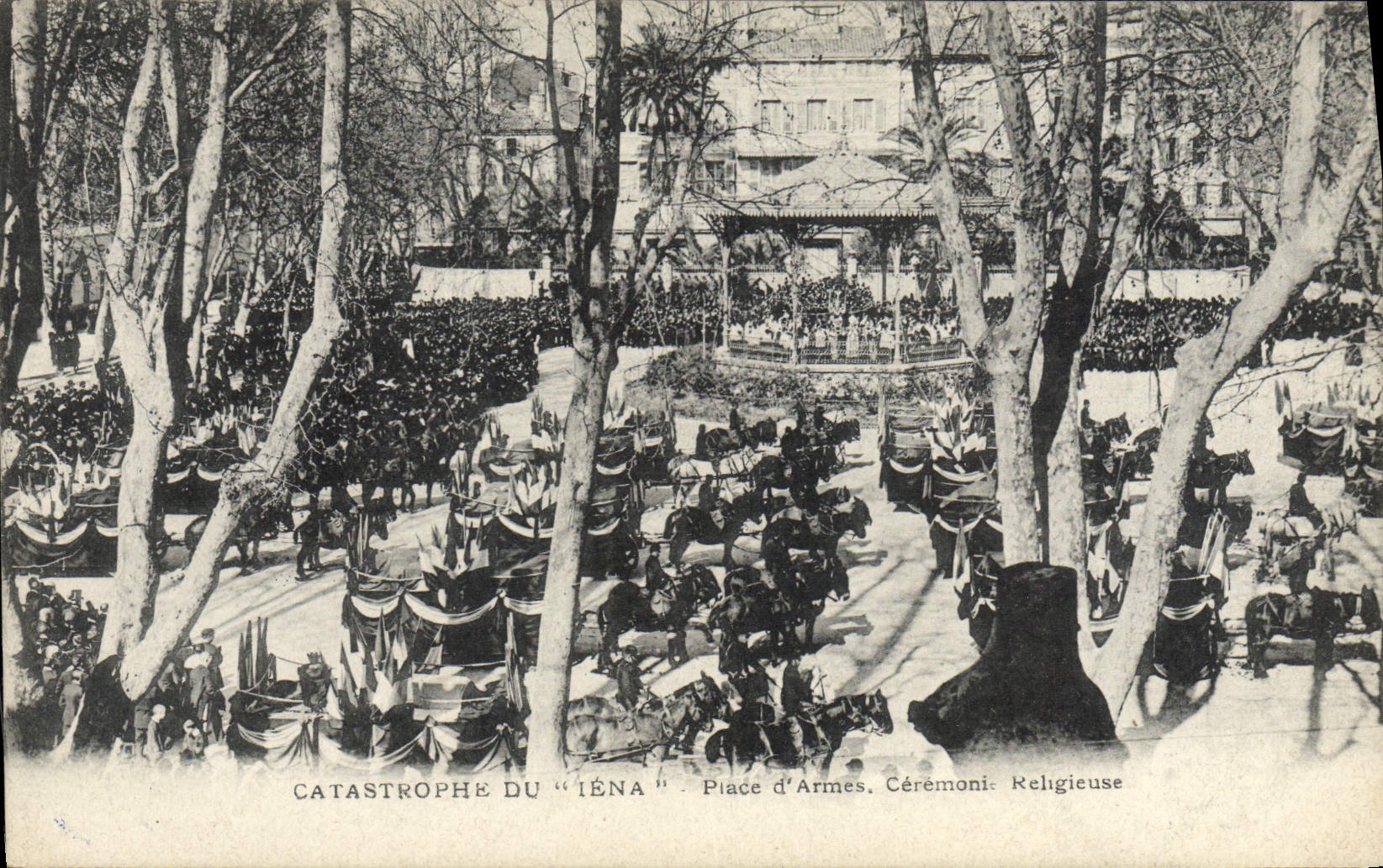 Catástrofe del "Iéna" — Plaza de Armas. Ceremonia Religiosa — Editor: J.C.B.