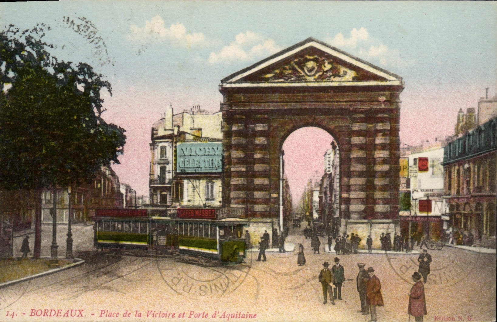 CPA Tramway Train Bordeaux Place de la Victoire et porte d'Aquitaine 