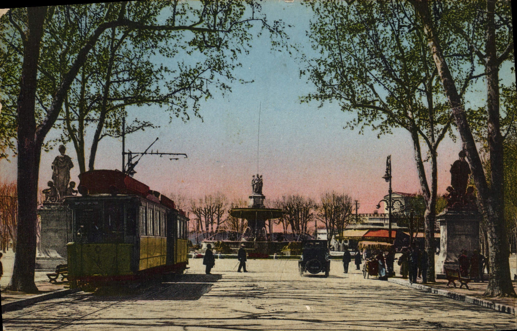 CPA Tramway Train Aix en Provence Entree du cours Mirabeau 