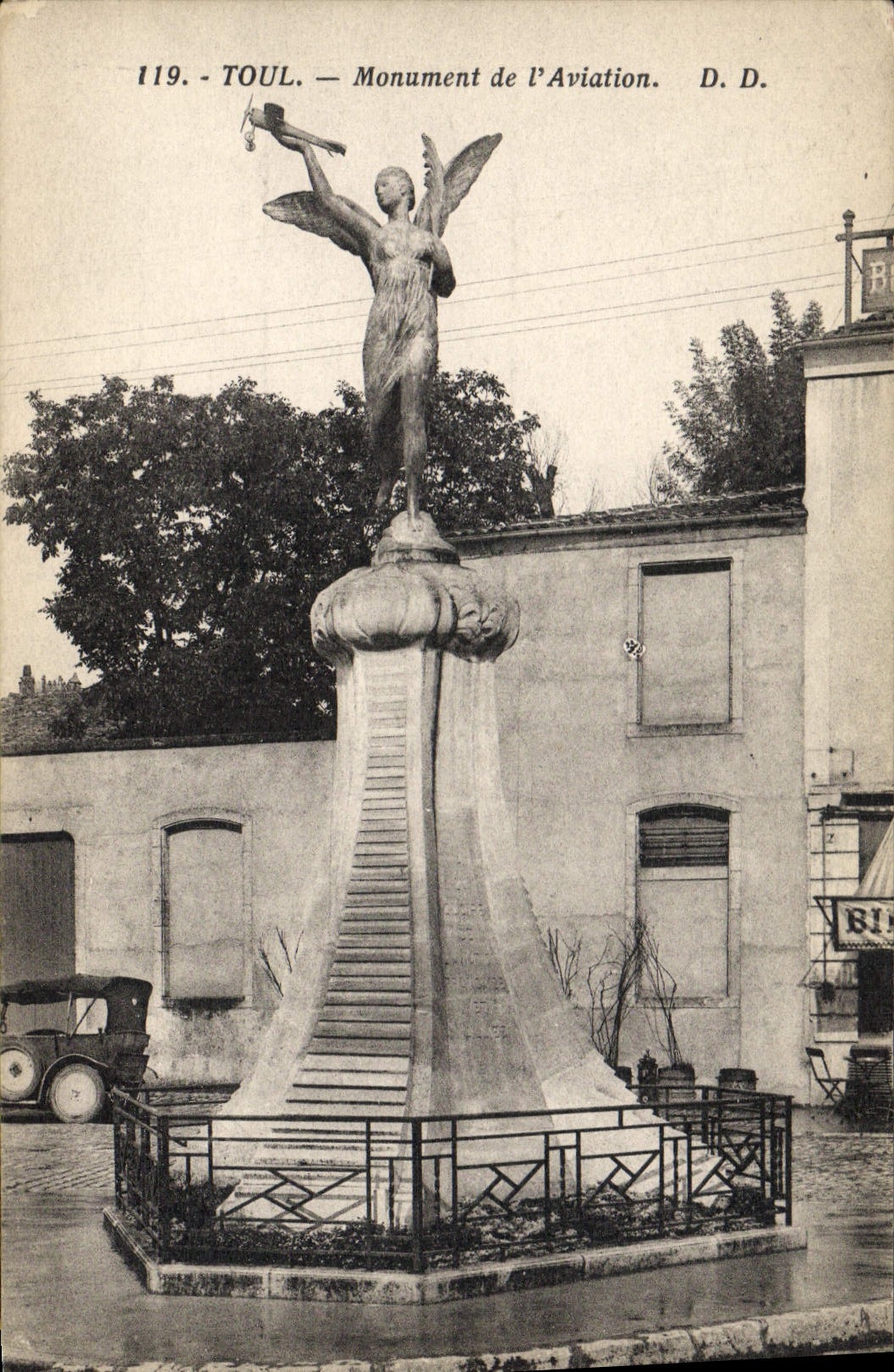 CPA Aviation Avion Toul monument de l'aviation 