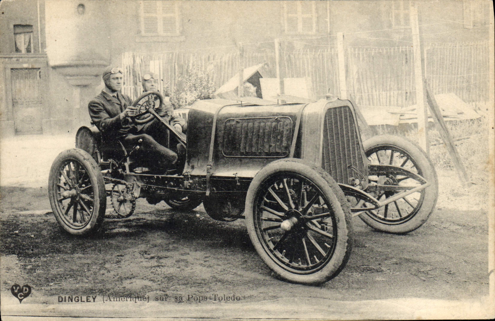 CPA Automobile Dingley sur sa Pope Toledo 