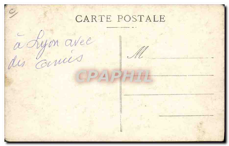 Quatre hommes en voiture ancienne — Lyon — éditeur inconnu — Reverso