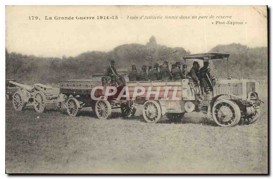 CPA Train d'artillerie lourde dans un parc de reserve Militaria