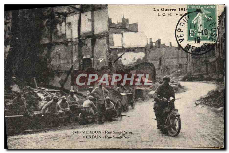 CPA Moto Verdun Rue de l'eglise Militaria 