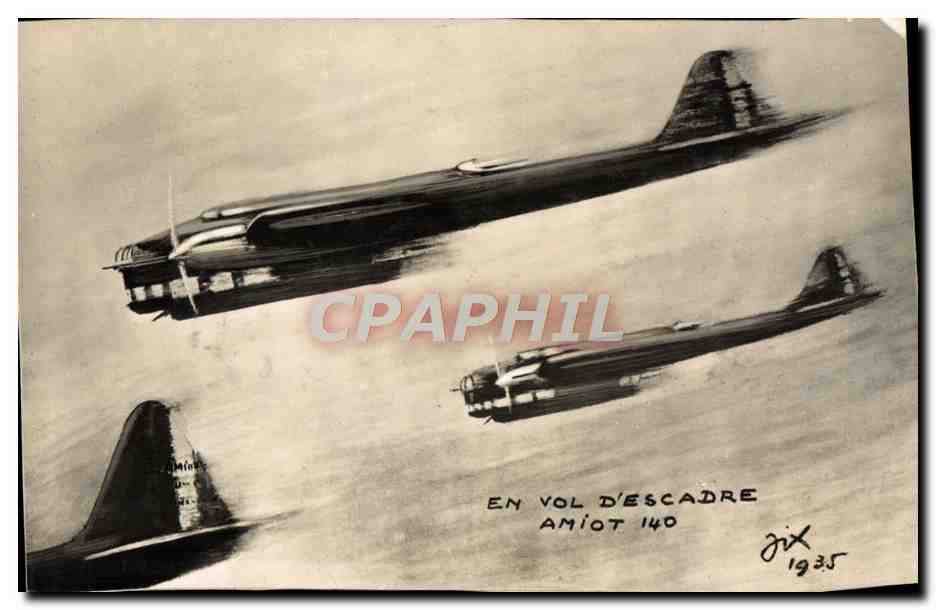 CPA Avion Aviation En vol d'escadre Amiot 140