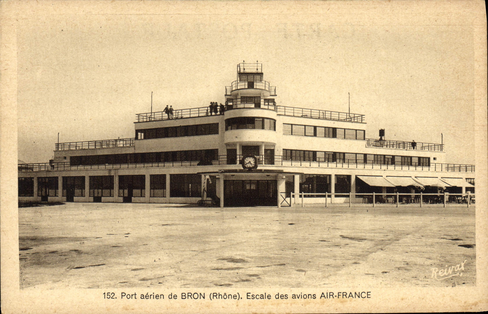 CPA Avion Aviation Port aerien de Bron Escale des avions Air France 