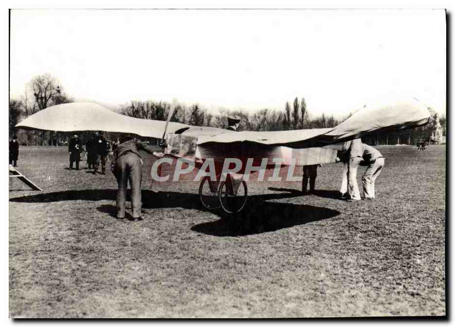 Blériot sur son « Canard » — vol à Bagatelle, 5 avril 1907 — éditeur Roland-Marie S.A.
