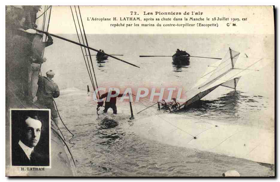 CPA Avion Aviation L'aeroplane H Latham apres sa chute dans la Manche le 28 juillet 1909 