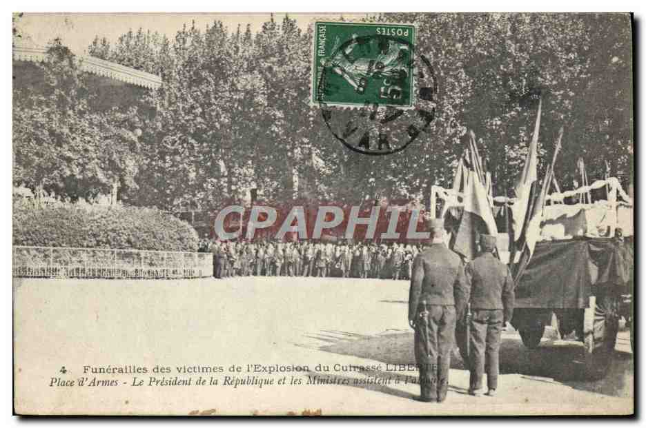 Funérailles des victimes de l'Explosion du Cuirassé LIBERTÉ — Place d'Armes — Éditeur : A. Dimprelène, Bar-sur-Toulon