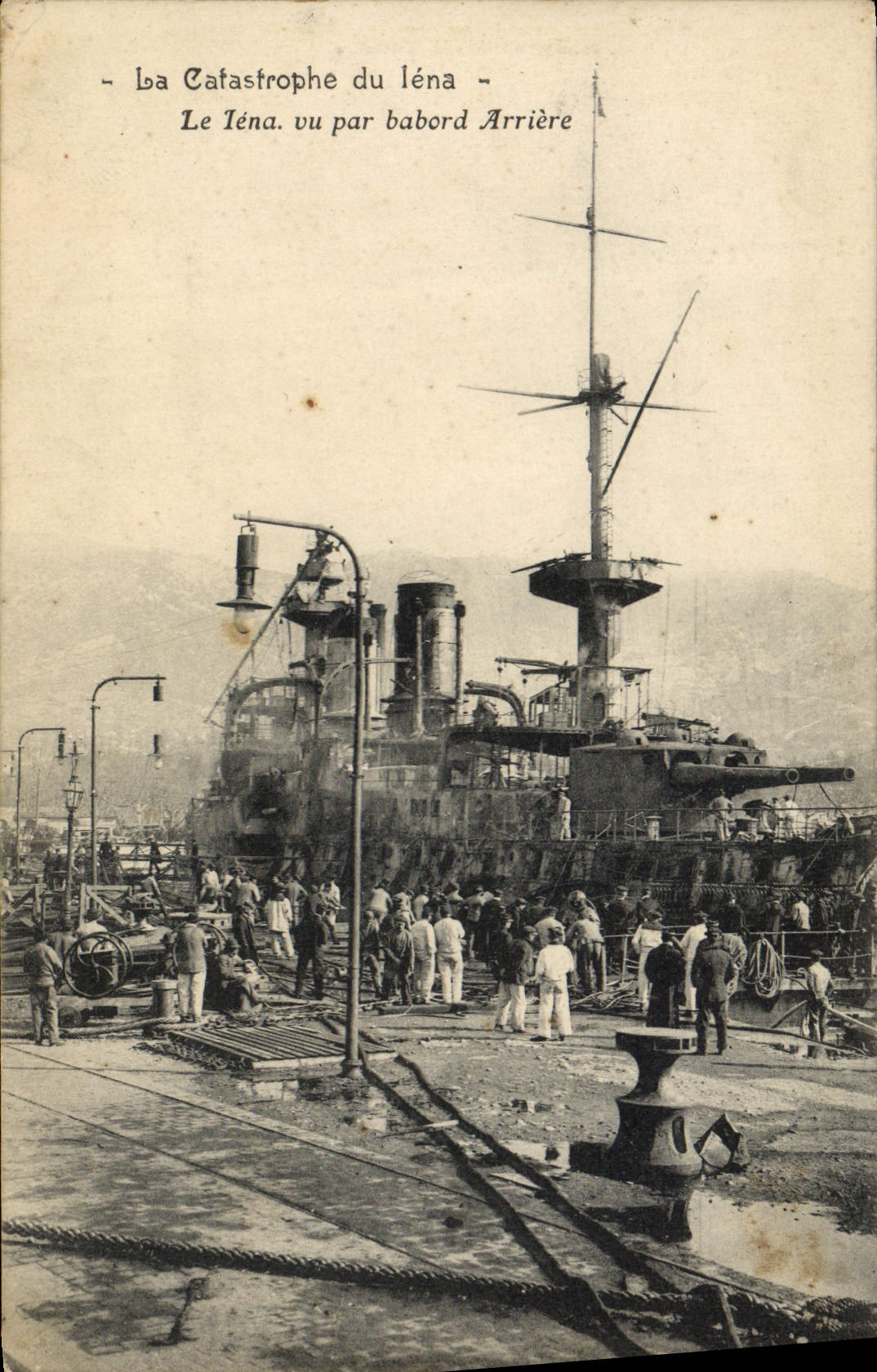 CPA Bateau Guerre Catastrophe du Iena Le Iena vu par babord Arriere