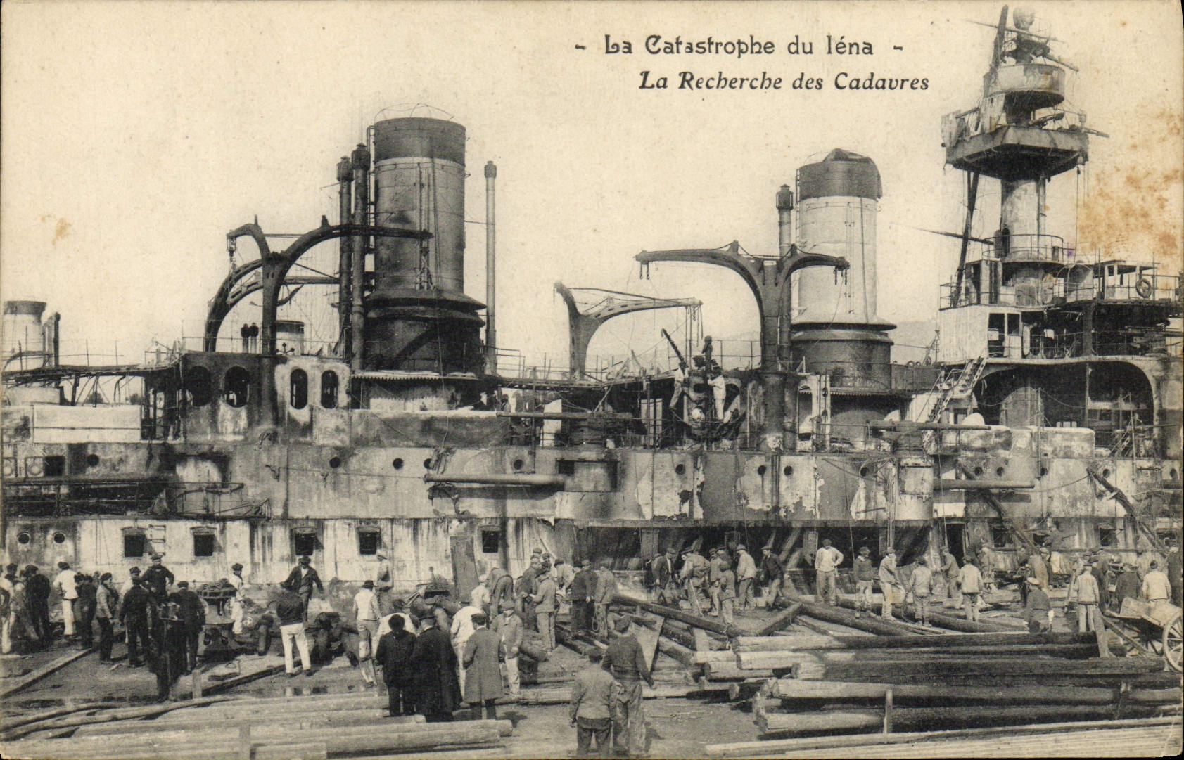 La Catastrophe du léna — La Recherche des Cadavres — Photo éditée par Vincent Marsaille