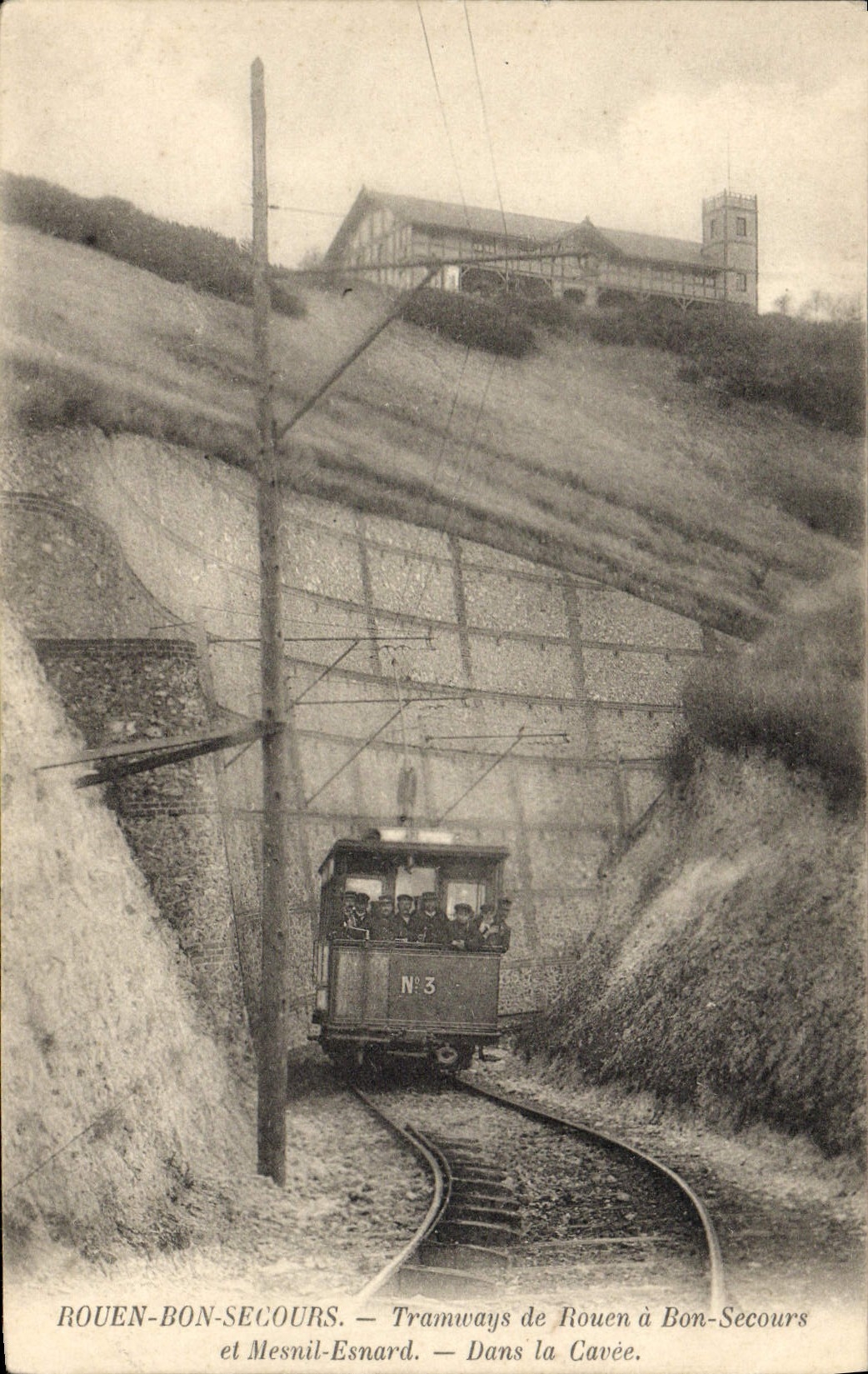 CPA Tramway Rouen Bonsecours Tramways de Rouen a Bon-Secours et Mesnil Esnard Dans la Cavee 