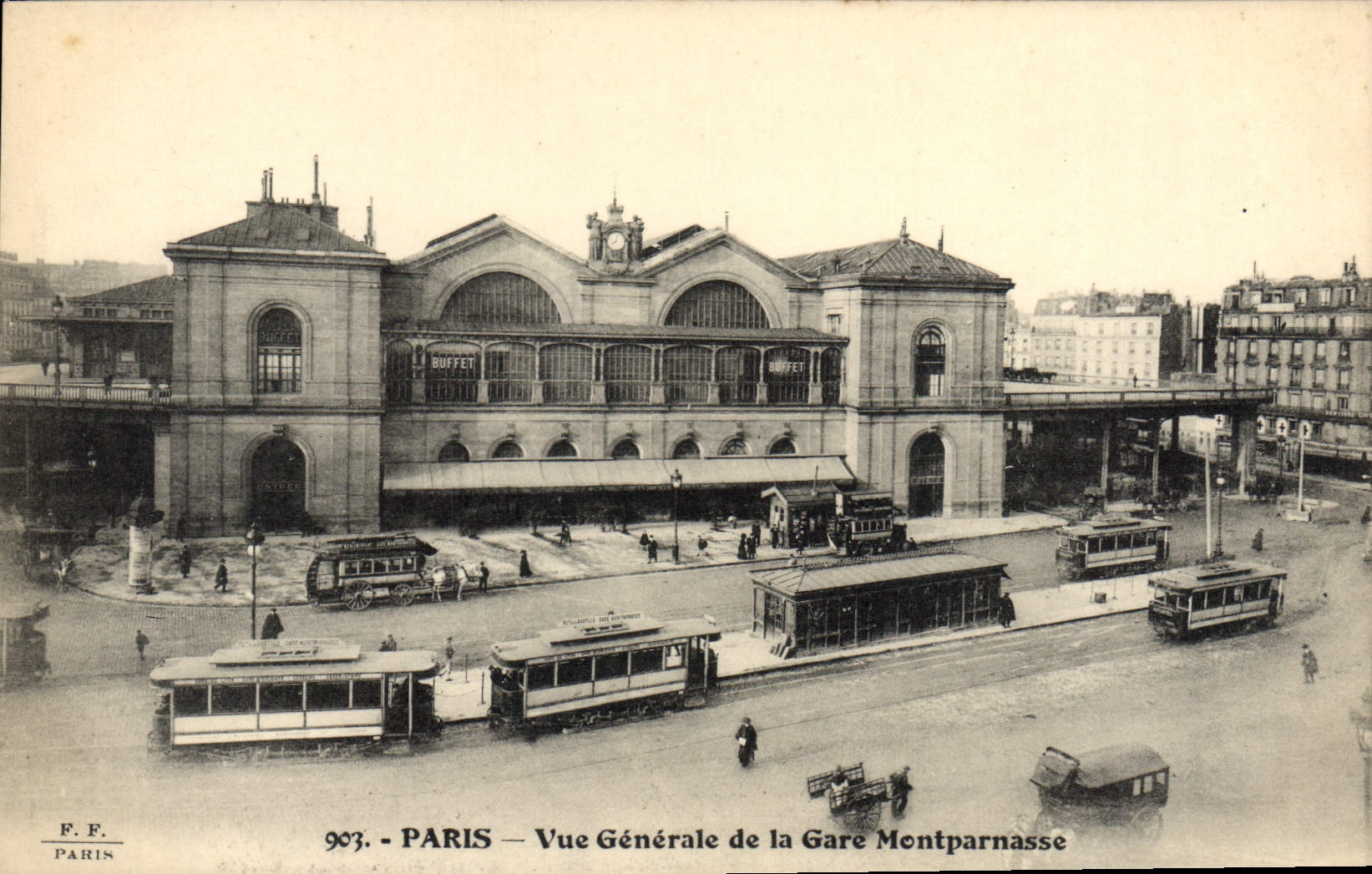CPA Tramway Paris Vue generale de la gare Montparnasse 