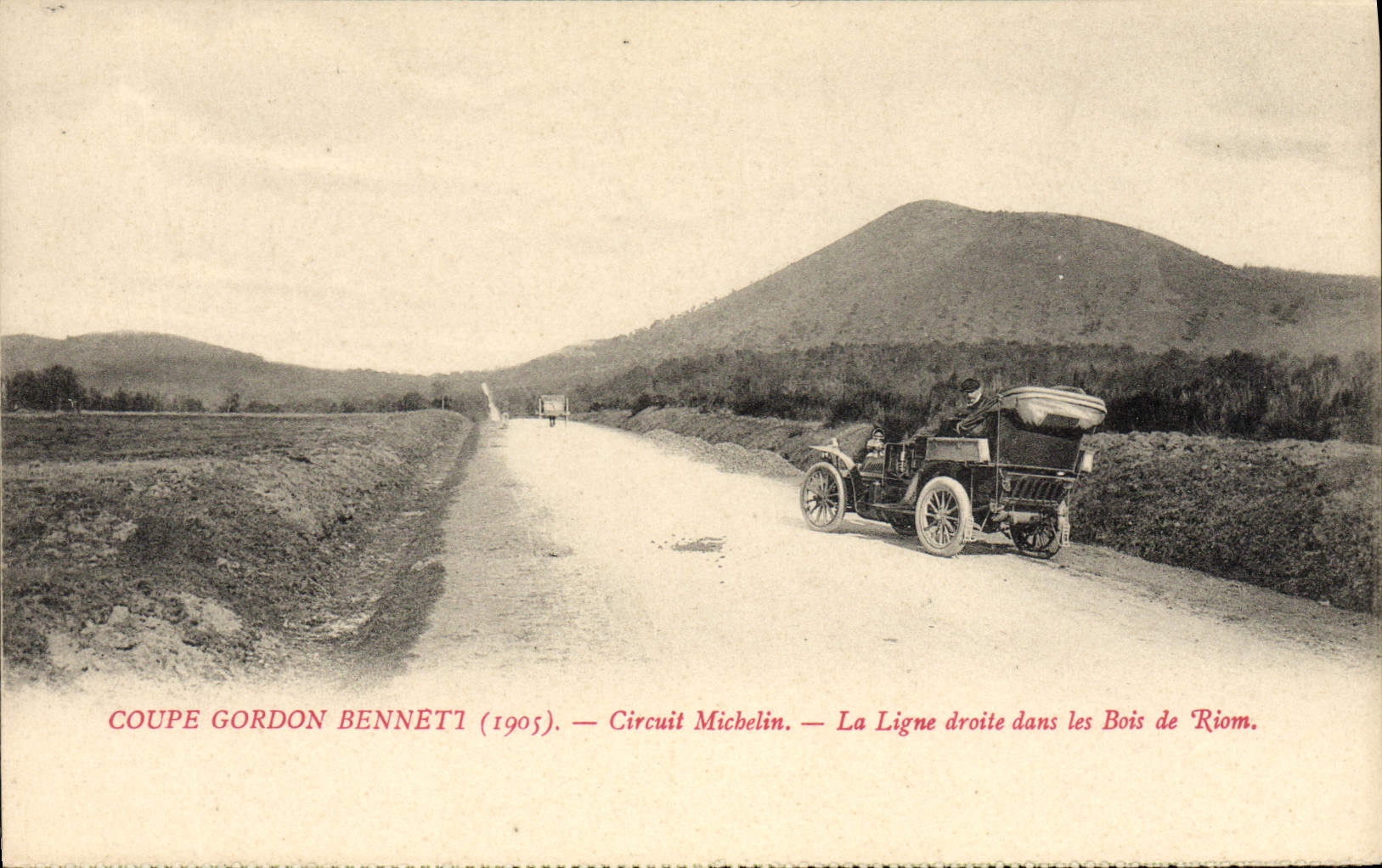 CPA Automobile Coupe Gordon Bennett 1905 Circuit Michelin Ligne droite apres le Vauriat et Puy de Louchadiere 