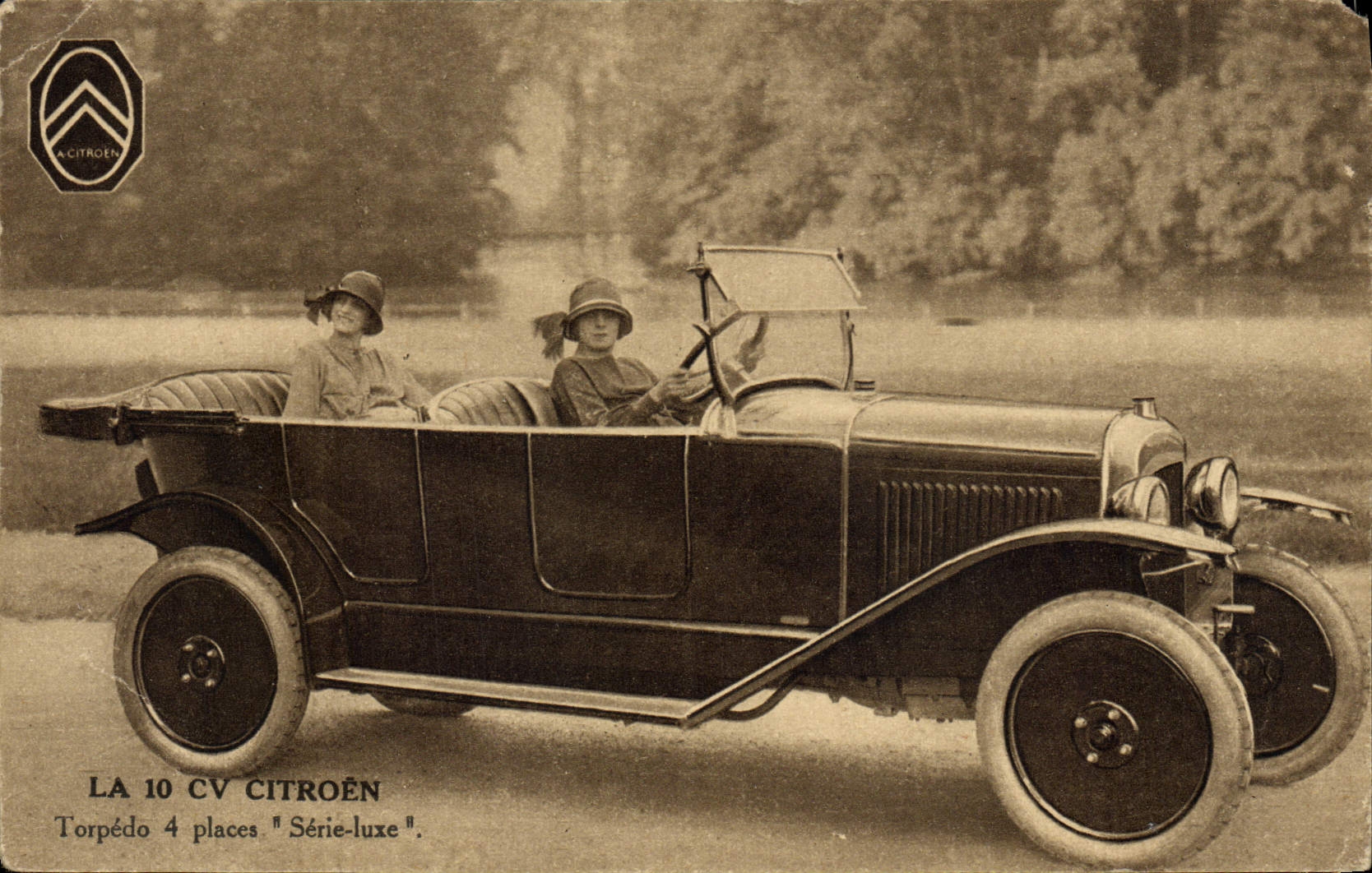 CPA Automobile La 10 CV Citroen Torpedo 4 place Serie Luxe