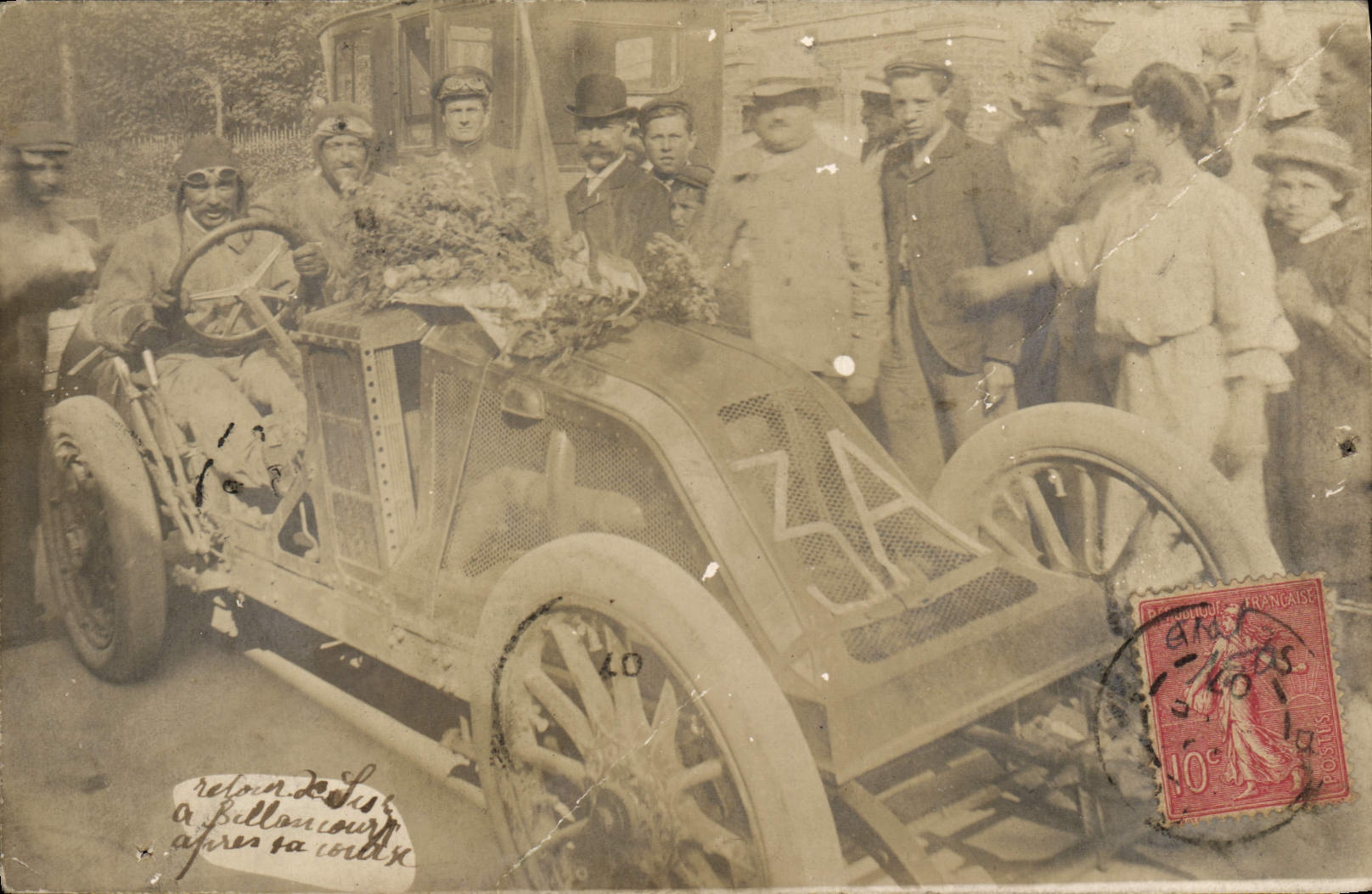 CARTE PHOTO Automobile Retour a Billancourt apres la course 