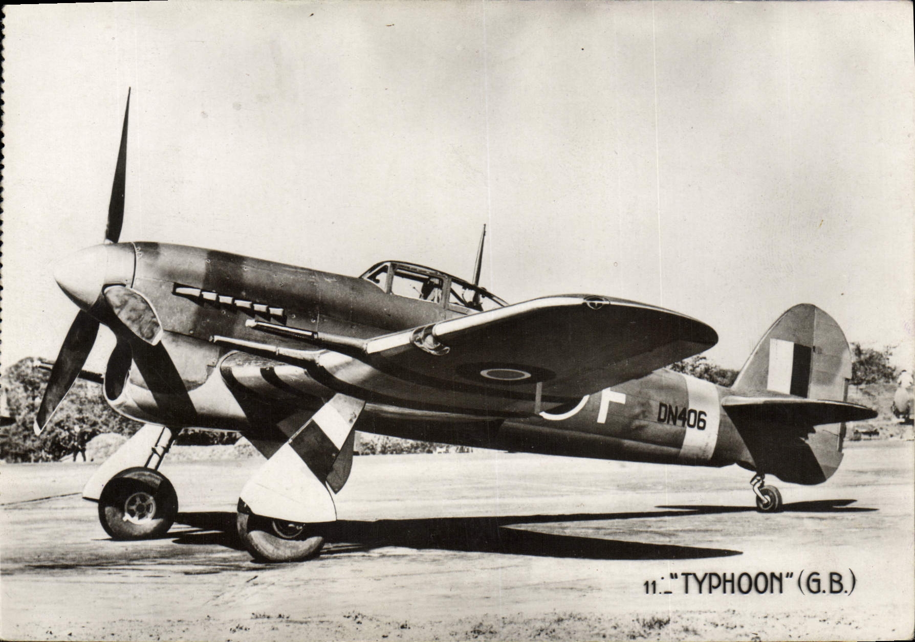 CPA Avion Aviation Typhoon Monoplace de chasse ou chasseur bombardier