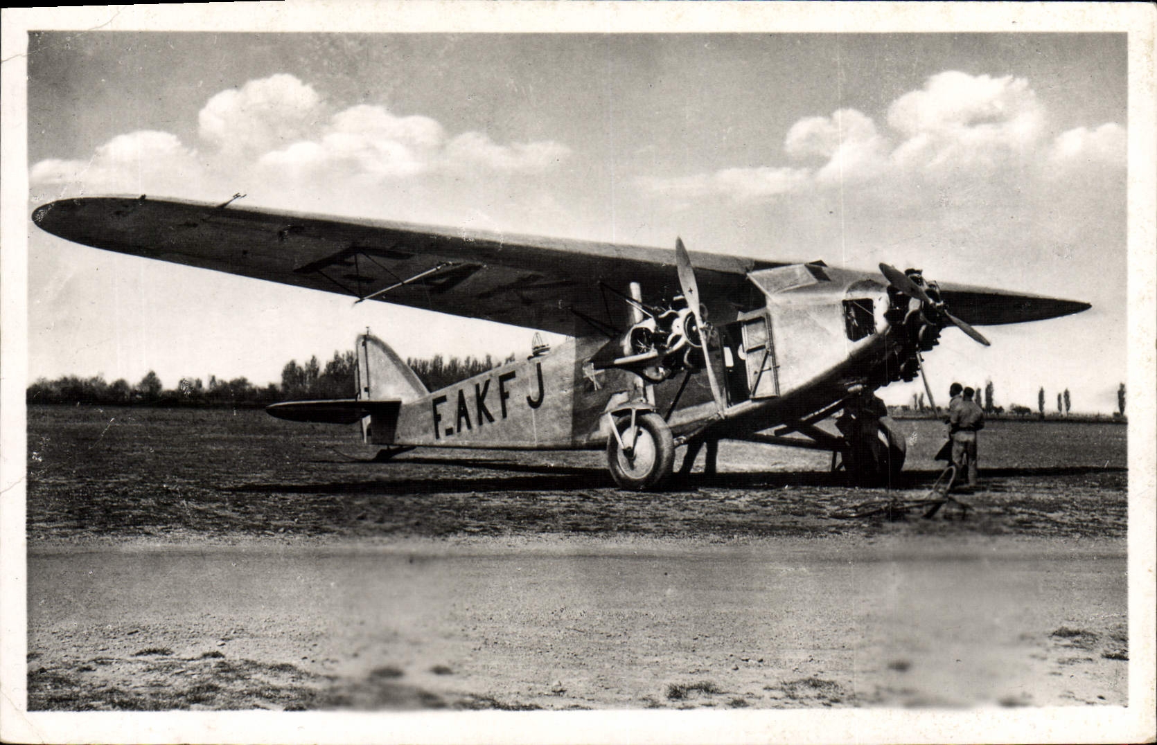 CPA Avion Aviation Istres Aviation Trimoteur SPCA
