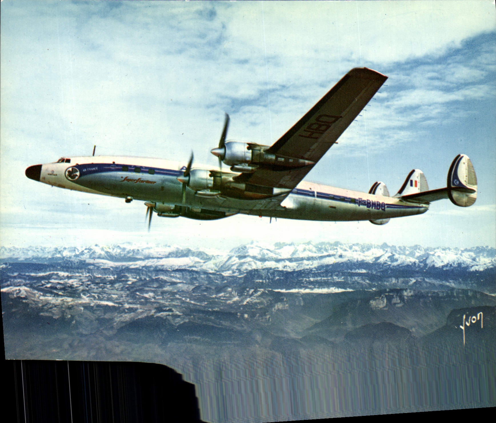 CPA Avion Aviation Super Starliner d'Air France survolant les Alpes